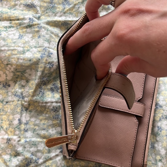 Michael Kors Wallet - Picture 8 of 9